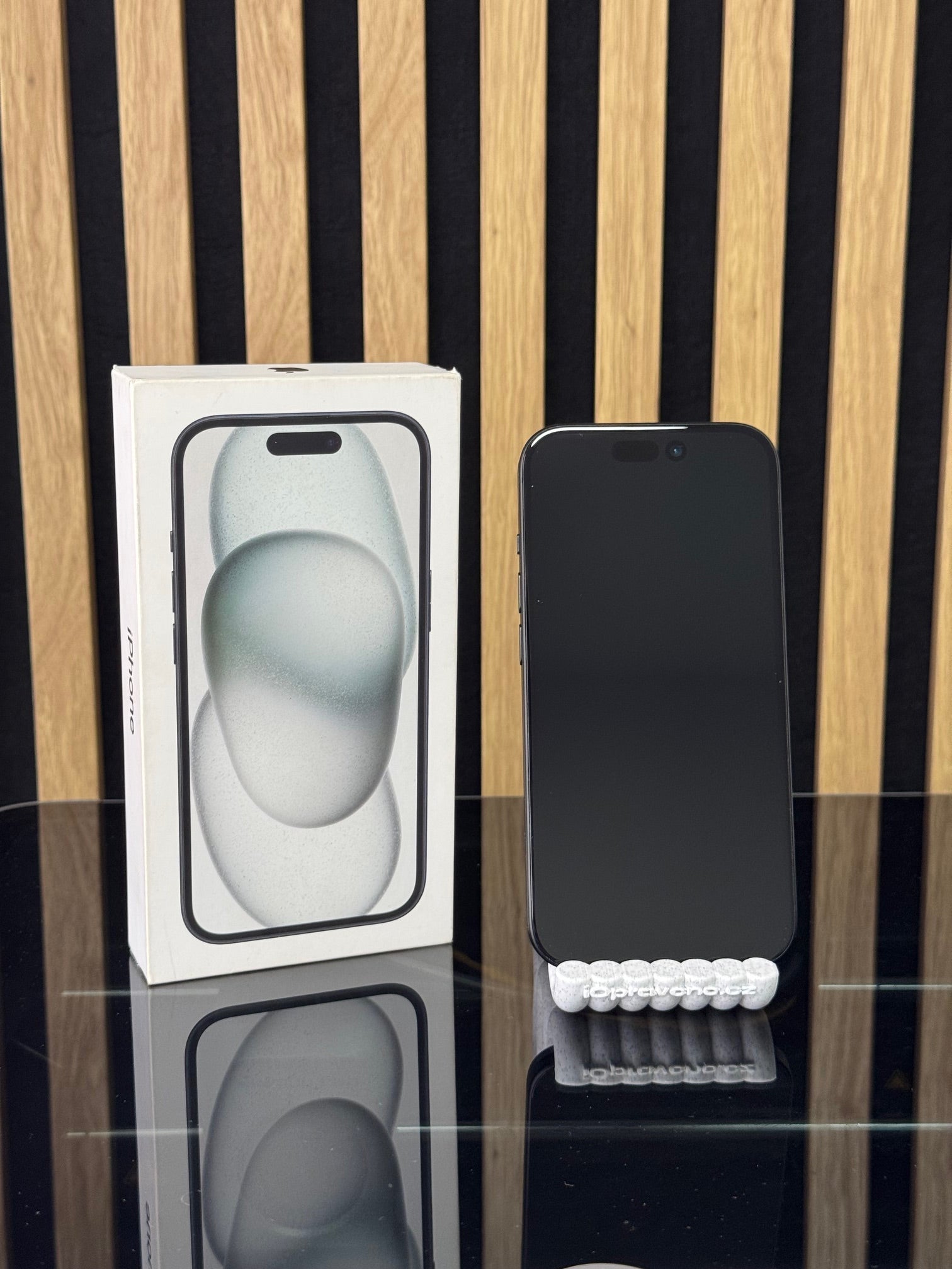 iPhone 15 128GB Velmi pěkný stav, konkrétní kus 3576, fotka 1 z 10