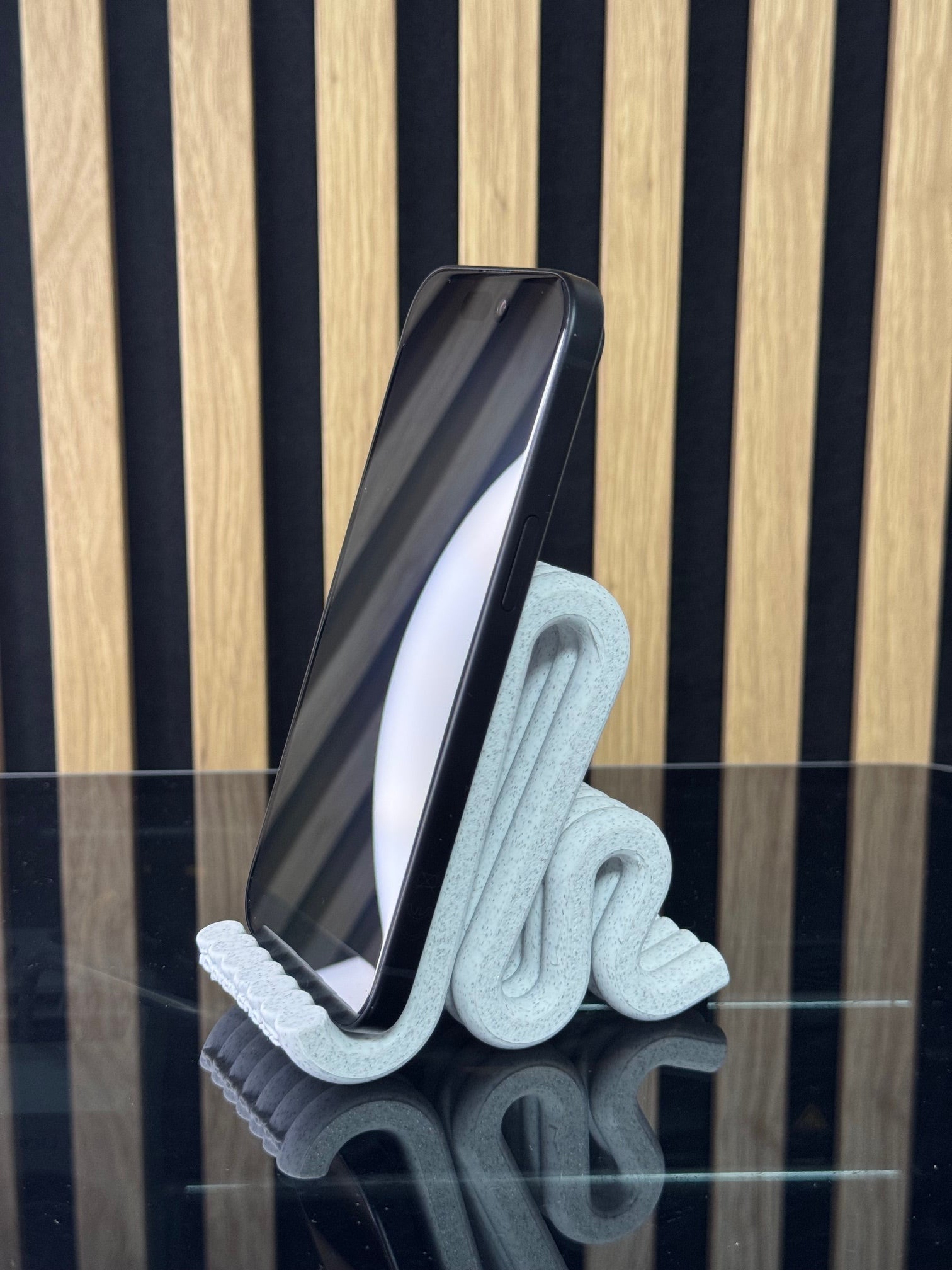 iPhone 15 128GB Velmi pěkný stav, konkrétní kus 3576, fotka 2 z 10