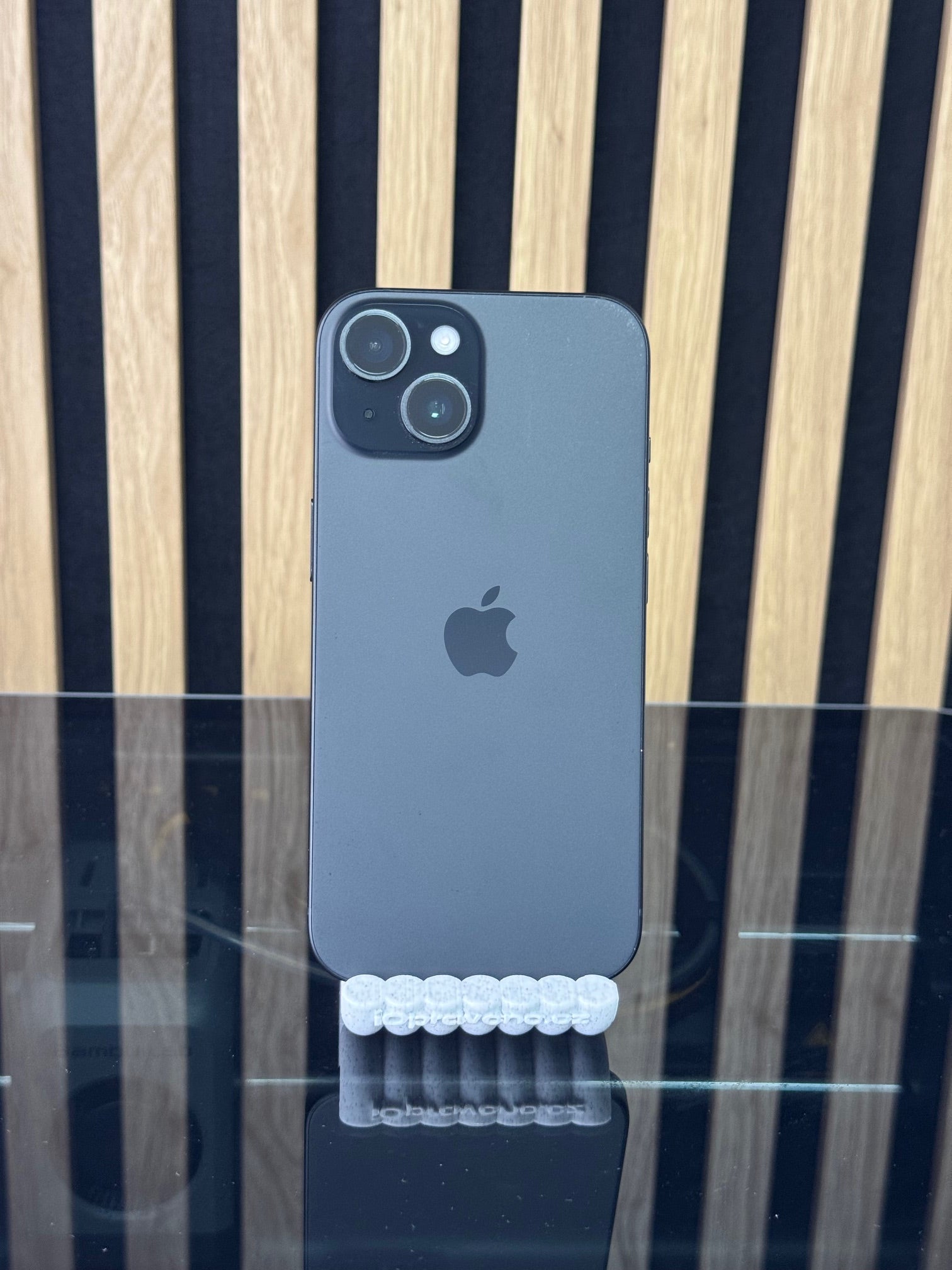 iPhone 15 128GB Velmi pěkný stav, konkrétní kus 3576, fotka 4 z 10