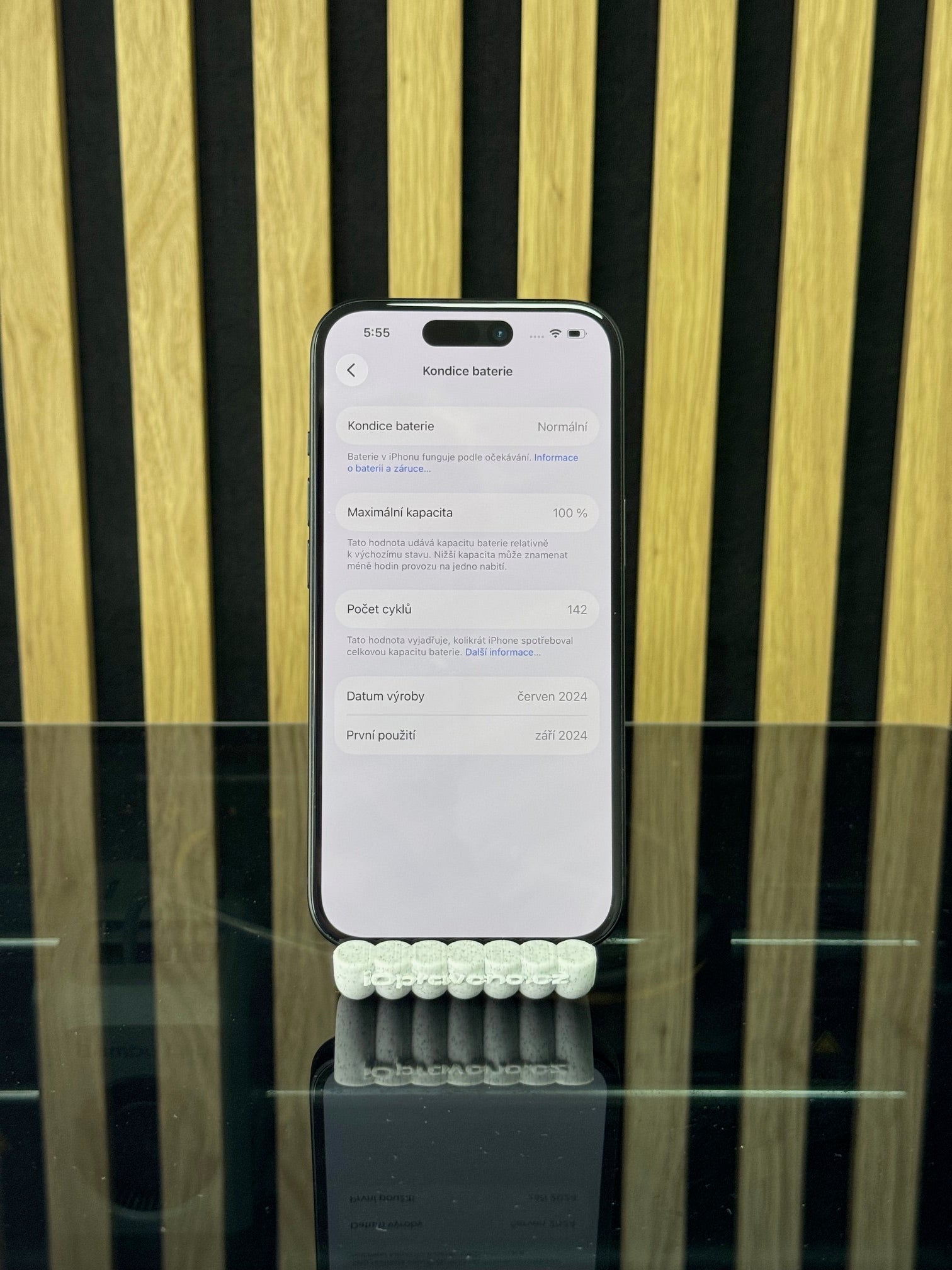 iPhone 15 128GB Velmi pěkný stav, konkrétní kus 3576, fotka 6 z 10