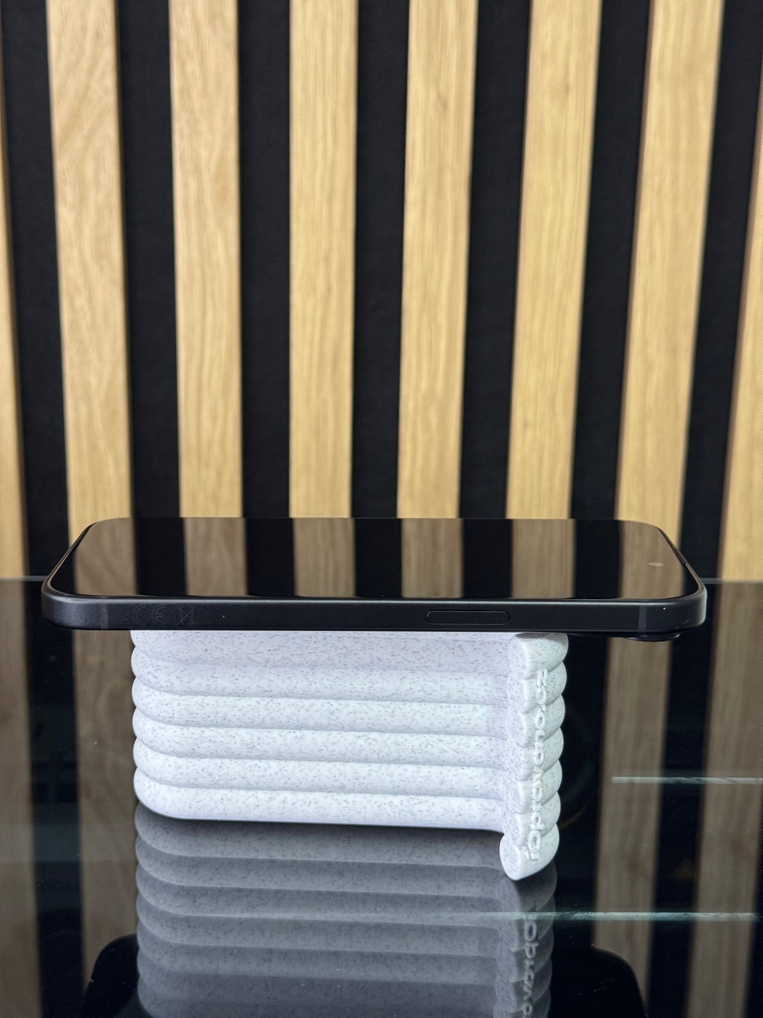 iPhone 15 128GB Velmi pěkný stav, konkrétní kus 3576, fotka 8 z 10